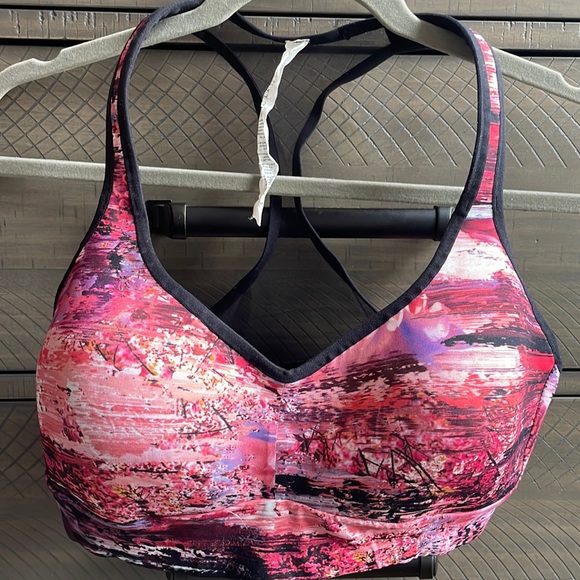 Lululemon Sports Bra - Picture 1 of 3